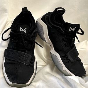 Nike PG 1 Basketball Shoes, Size US 5.5Y, UK 5, EUR 38, CM 24, Style #880304-001
